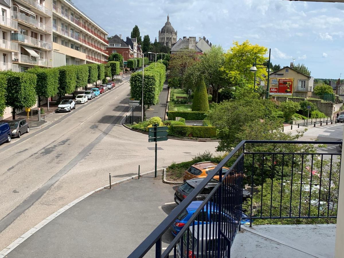 شقة Au Coeur De Lisieux 83 M2 Et Vue Sur La Basilique المظهر الخارجي الصورة